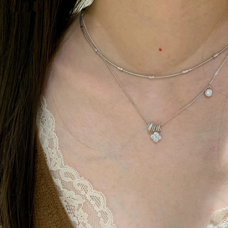 Four Leaf Clover Necklace For Women Running Ring Design Clavicle Chain With Zircon Inlay Minimalist Elegant Neck Jewelry-image-1104213179