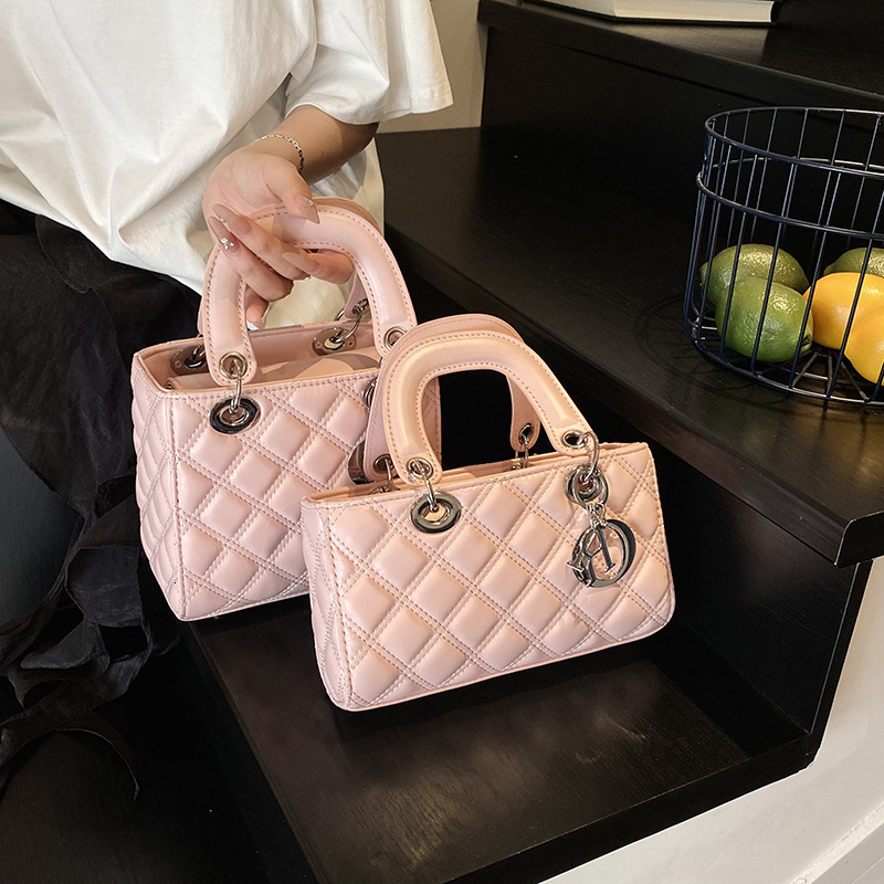 Quilted Embroidery Bag for Women 2026 New Trendy Fashion Single Shoulder Crossbody Bag Elegant Handbag Princess Diana Bag