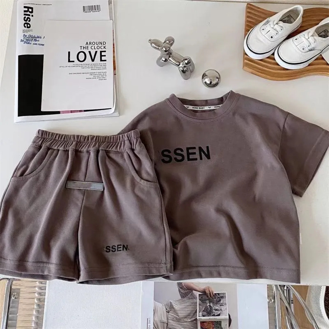 2026 New Kids Designer Clothes Boy Tracksuit Girls Essential Shorts Kid T Shirt Set Youth Skateboard Pant Jogger Suit Children T-Shirt Top b Y260623
