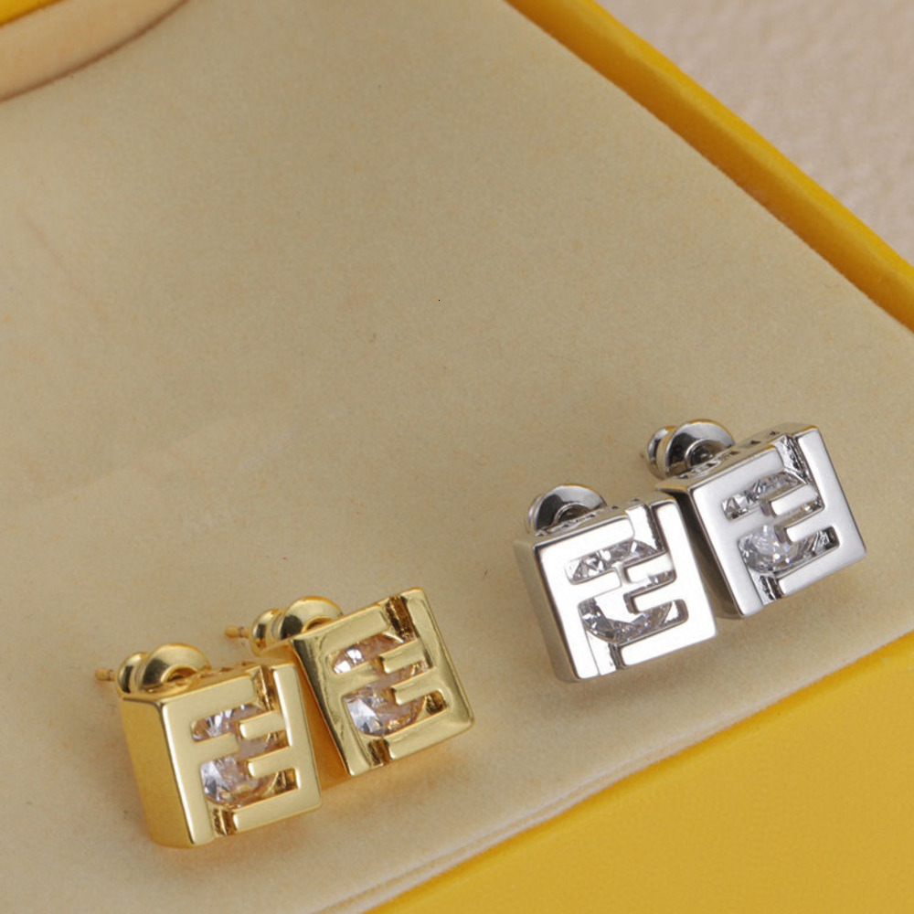 Boucles d'oreilles de créateur Stud Bijoux de luxe pour hommes femmes femmes or argent femme 24 nouveaux goujons de mode simples et polyvalents e