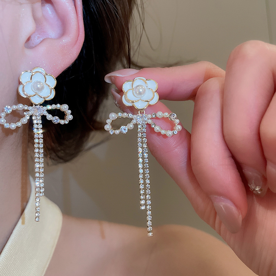 Silver needle oil-drip zircon flower bow vintage elegant sweet temperament earrings, light luxury high-end earrings-image-1095661573