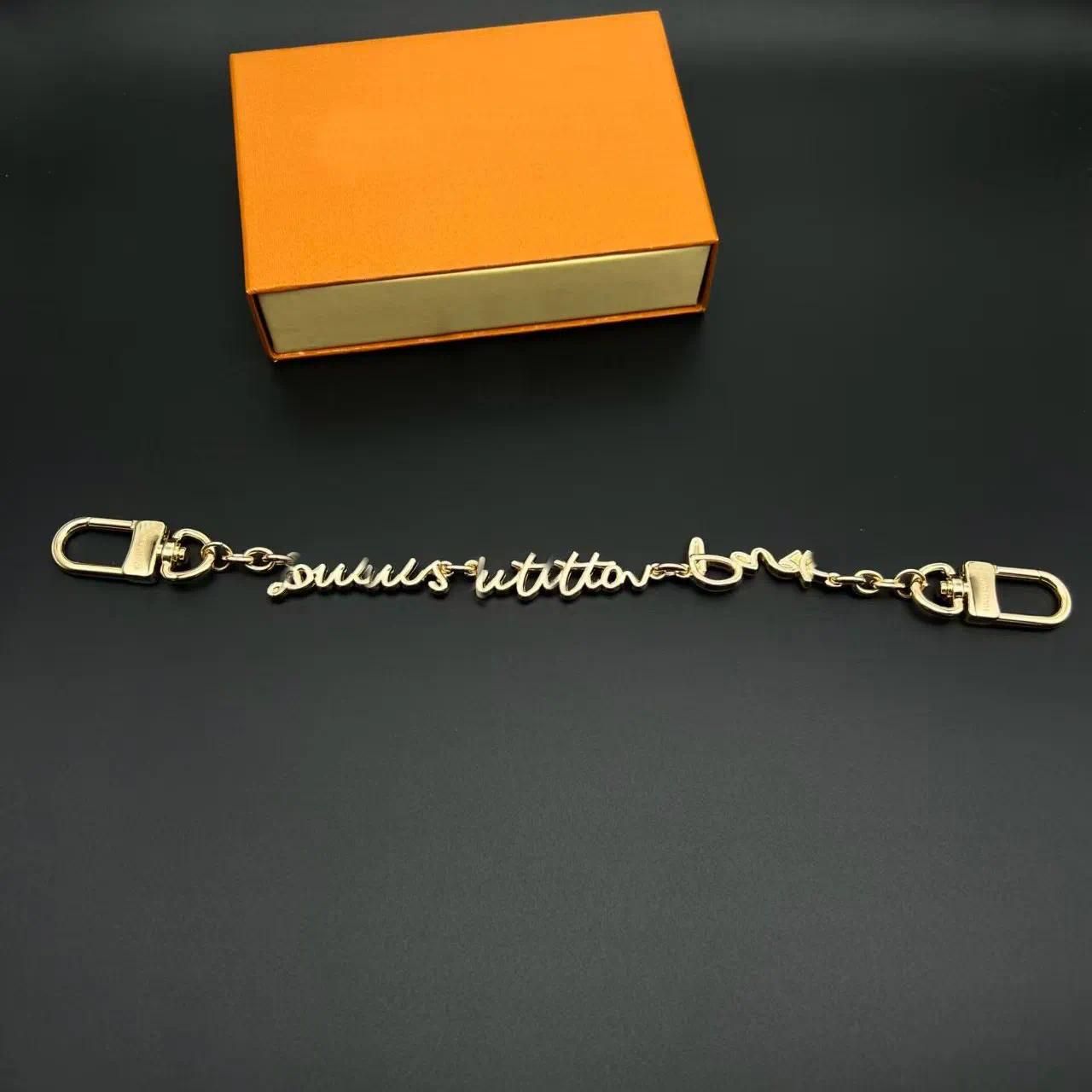 Metal Letter Buckle Designer Keychain Fashion Purse Pendant Car Chain Charm Bag Keyring Trinket Gifts Accessories-image-1106257578