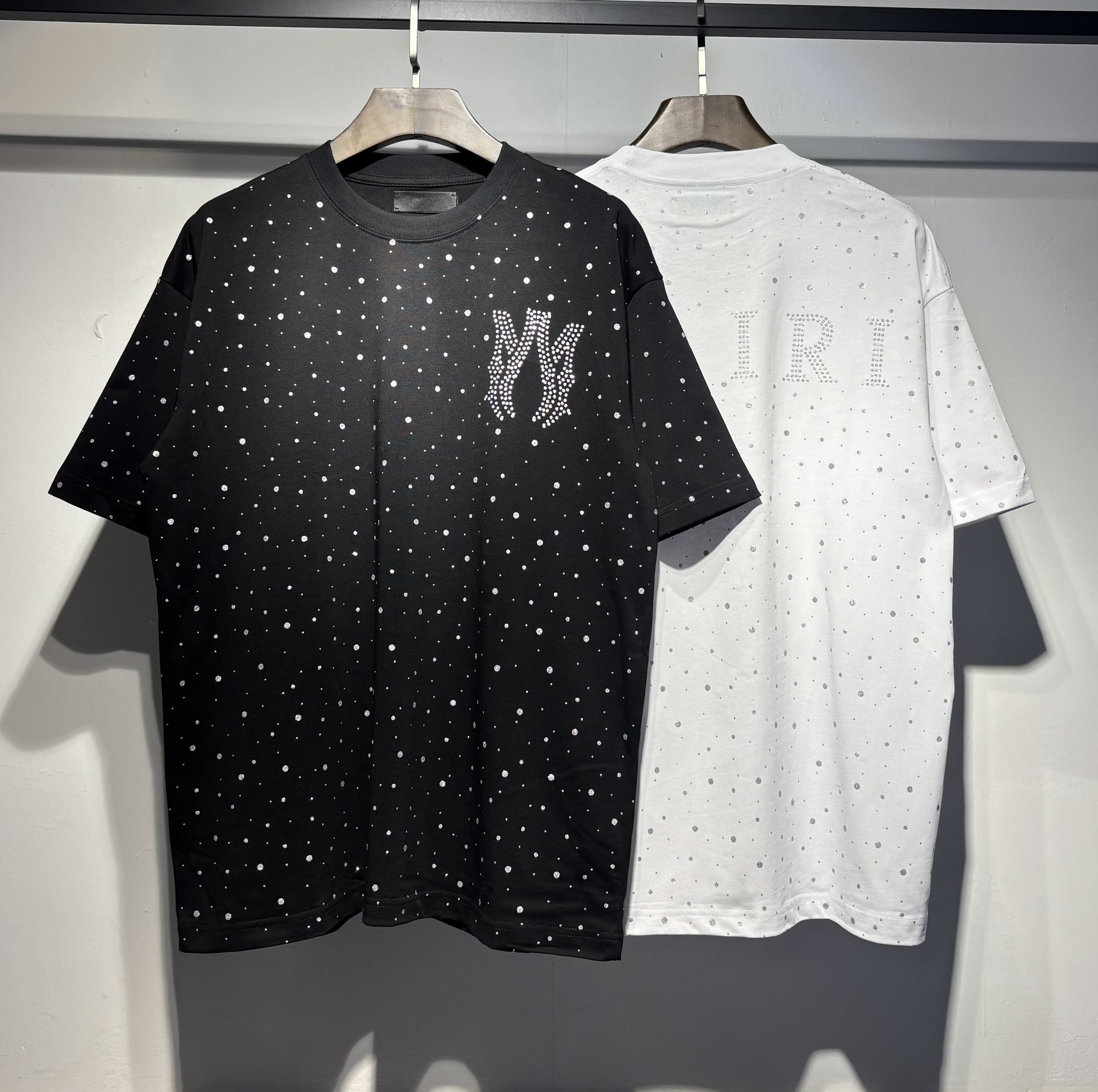 5A designer t shirt men 2026 Summer graphic tee shirt Mens Luxury Fashion Chest Letter Tshirts Casual Street Wear T-shirt Male Sports Classic Graffi