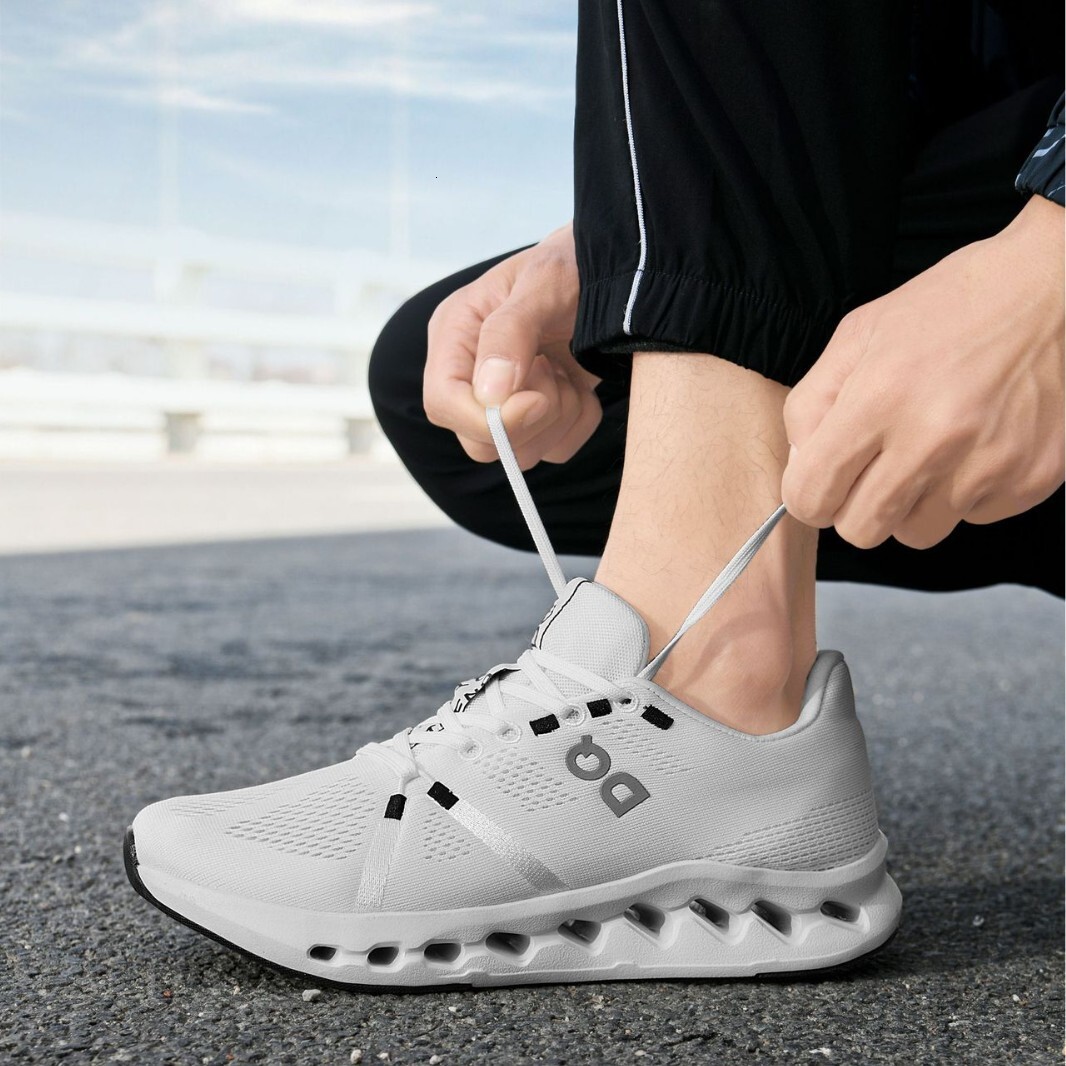 CUUS DUUS Mens Mint Green Breathable Mesh Running Shoes Shock Absorbing Hollow Out Sole For Outdoor Sports Training