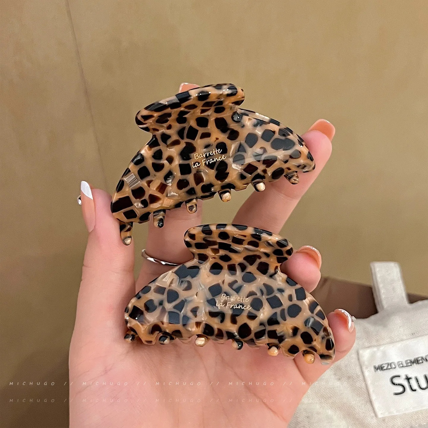 1PC Korean Style Vintage Fashion Speckled Leopard Print Acrylic Hair Clip Womens Bun Hair Claw Clip High-End Shark Clip260528BJ