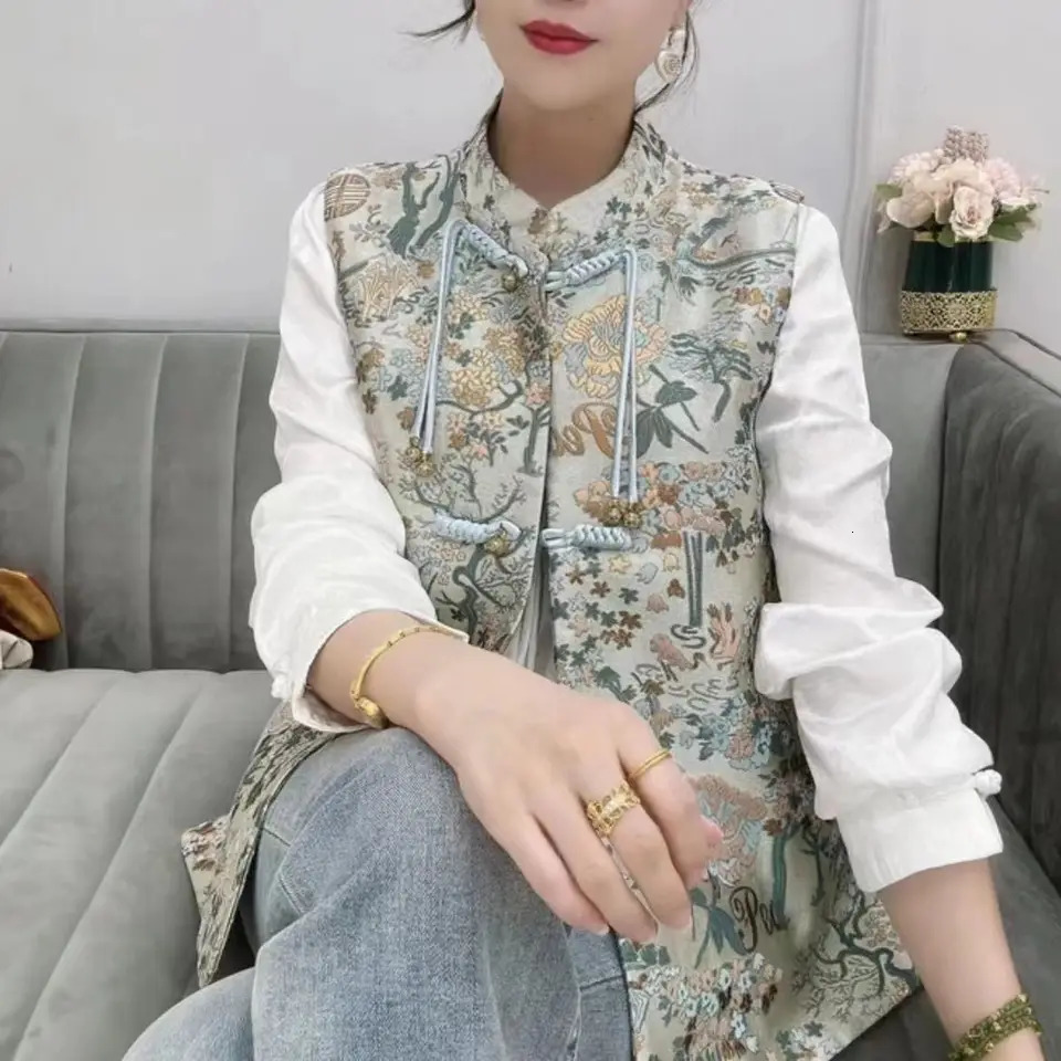 Oversize chinese style womens embroidered patchwork vest cheongsam collar buckle lady versatile sleeveless jacquard vest coat 260602BJ