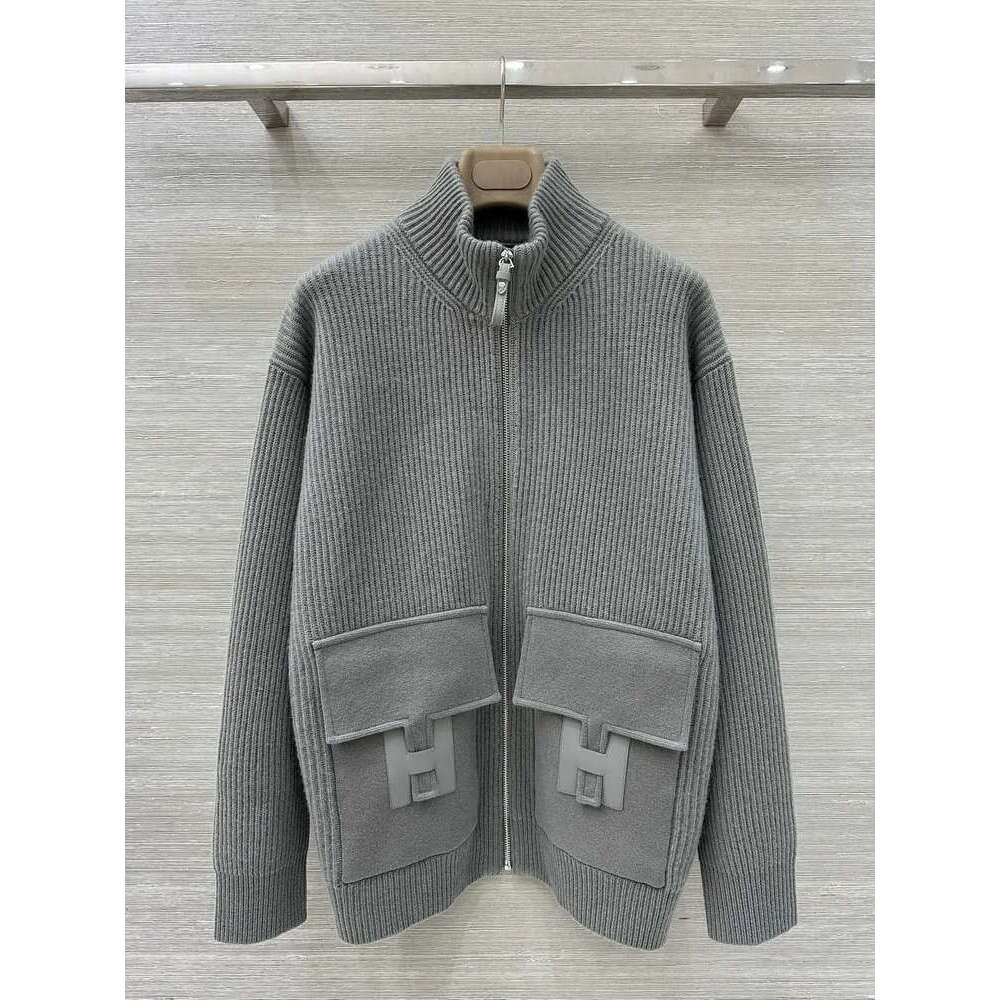 Hermrse Jacket Mens Large H-Logo Leather Pocket On The Chest Wool Material Style Classic Mid Length Women's Sweaters 26Ss Designer Hoodie Cardi