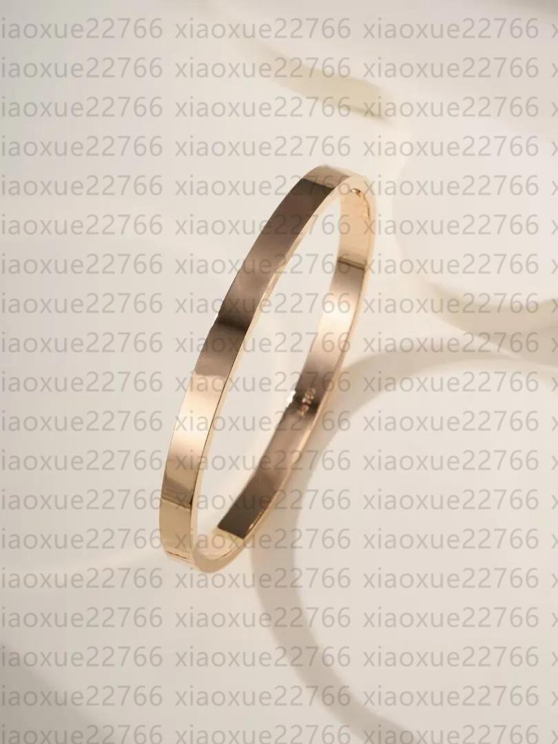 New middle size bracelet designer bracelet no Diamond Top quality with box 18k gold plated Bracelet Lovers jewelry Bracelet designer jewelry Party C