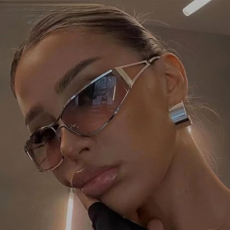 Sunglasses Luxury Men Designer Sunglasses Women's eyewear shades Fashion Y2k Hollow Retro Style Integrated Large Frame Outdoor Cycling Windproo