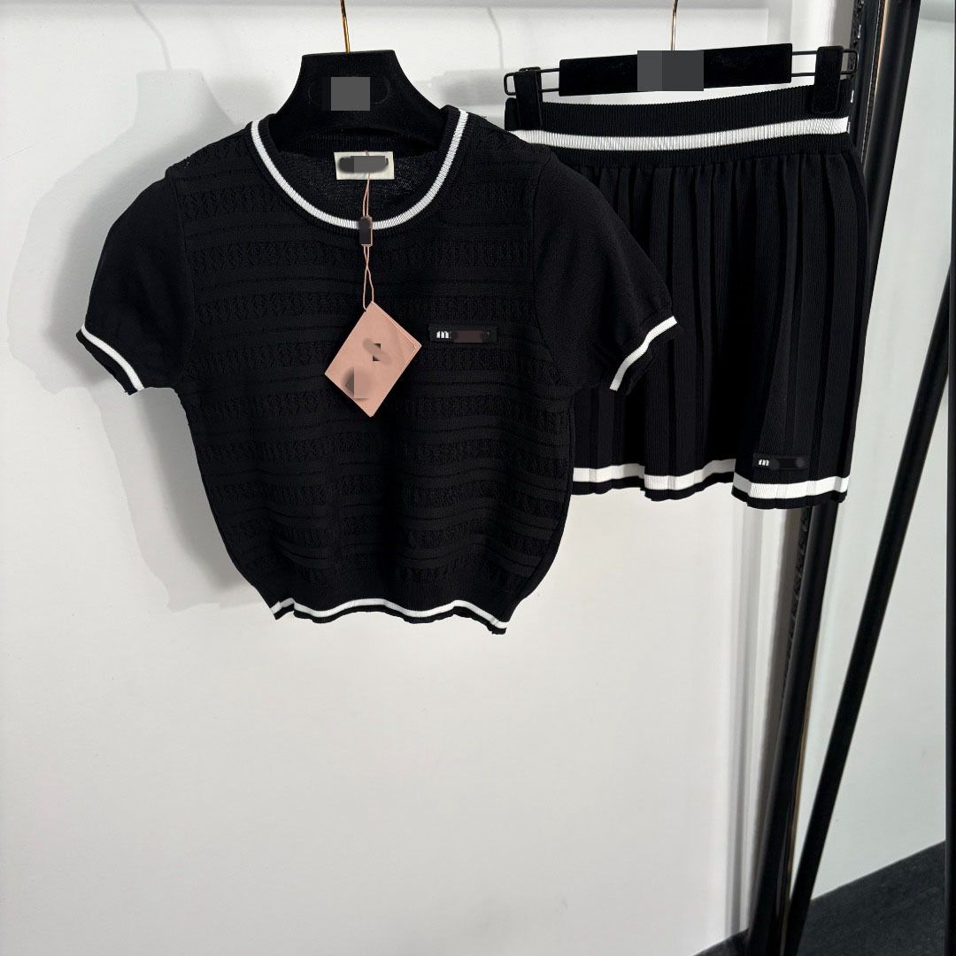 Desigenr 2026 Black/White Letter Hollow Out Short Sleeve Women's Two Piece Dress Milan Runway Letter Print Two Piece Sets Star Same Style 897