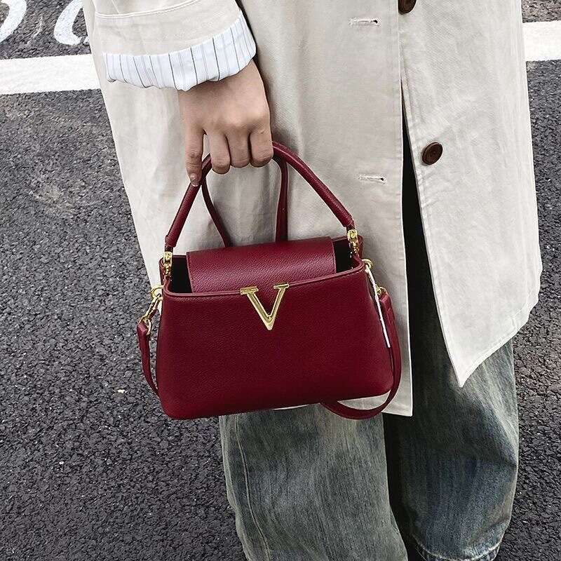 Designer Bags 2026 Trends For Women Luxury Mini Small Fashionable Summer Party Medium Purse Handbag Tote Bags Crossbody Beach