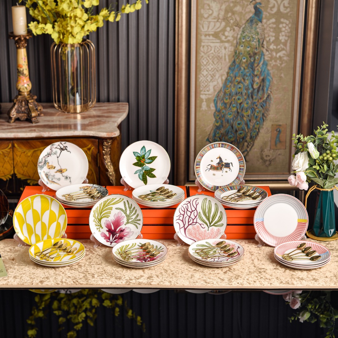 Assorted Pattern Ceramic Dessert Plates Set with Gold Spoons, Multi Design Porcelain Snack Dishes Luxury Gift Box Packed for Wedding Housewarming Ta