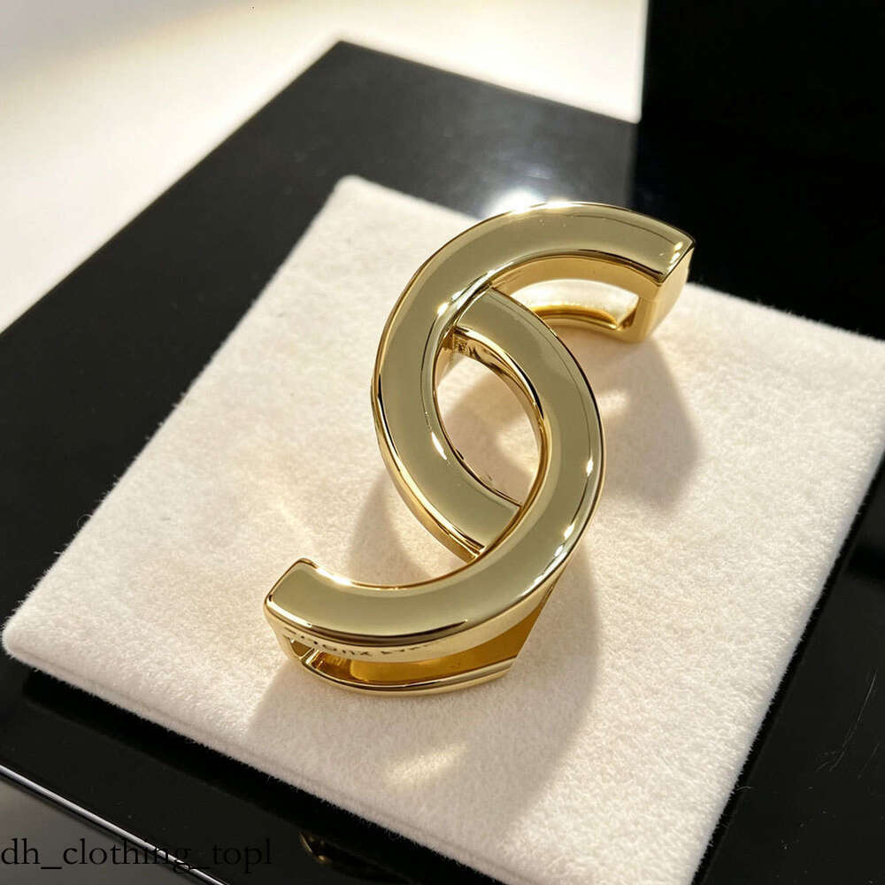 CC Luxury Brand Designer Jewelry Non-Fading Scarf Buckle Brooch Dual-Use High-End Summer Shawl Buckle T-Shirt Corner Knot Buckle Ring Ver 1:1 restor