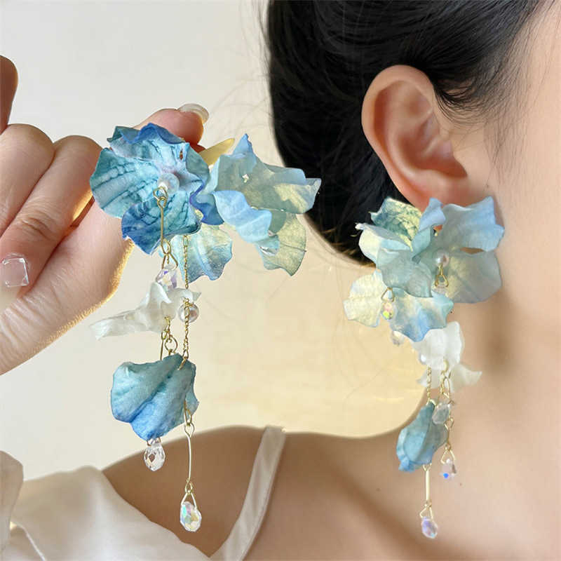 Unique Exaggerated Gradient Blue LATS Flower Crystal Tassel Earrings for Women Beautiful Ins Style Ear Accessories Trend Jewelry M260604