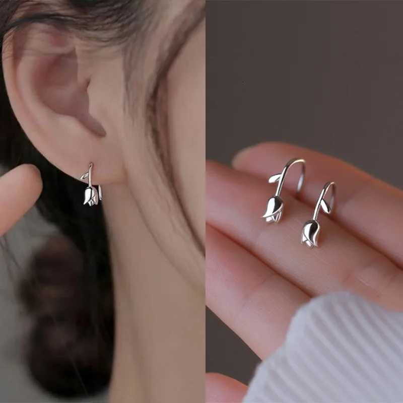 Earrings Fashion Stud Tulip Flower for Women Girls Simple Sweet Silver Color Earring Romantic Jewelry Party New Trend Gifts M260604