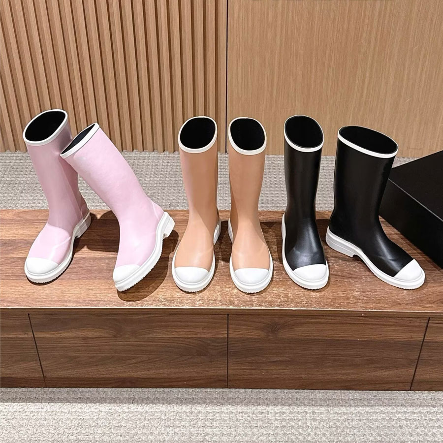 High quality Classic Vintage Fashion rubber Rainboots Knee Boots Flat low heel Fashion booties ladies Luxury designer long boot for womens Without b
