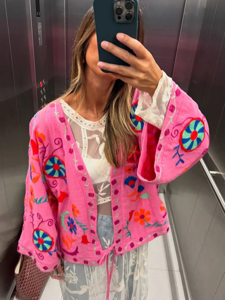Fashion Long Sleeve Floral Embroidery Shirts For Women V Neck Lace Up Coats Early Autumn Female Chic Beach Outerwear 260604 75
