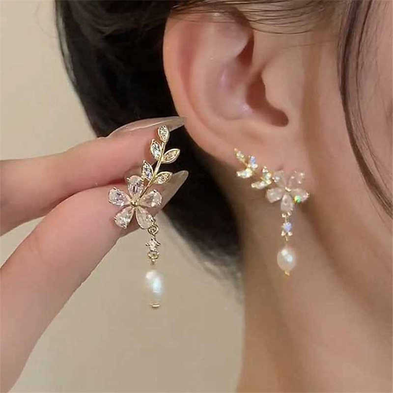 Stud Exquisite Leaves Crystal Flower Earrings For Women AAA Zircon Rose Butterfly Tassel Earring Bride Wedding Party Jewelry M260604