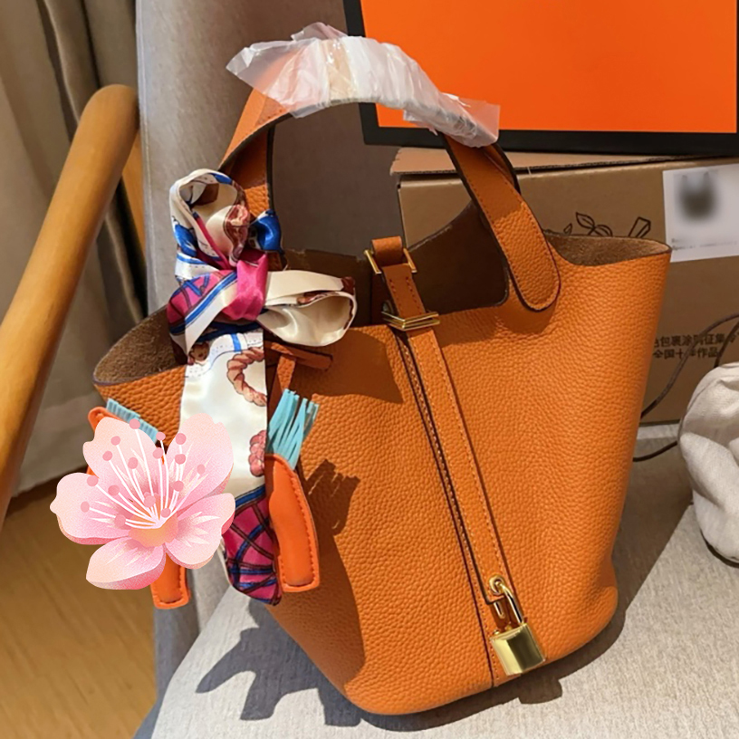 Luxurys Handbags Hand Bag Shoulder Bag Designer Bag Women High Quality Genuine leather 18CM 22CM Togo with Gold or Silver Lock Red Handbag Fashion D