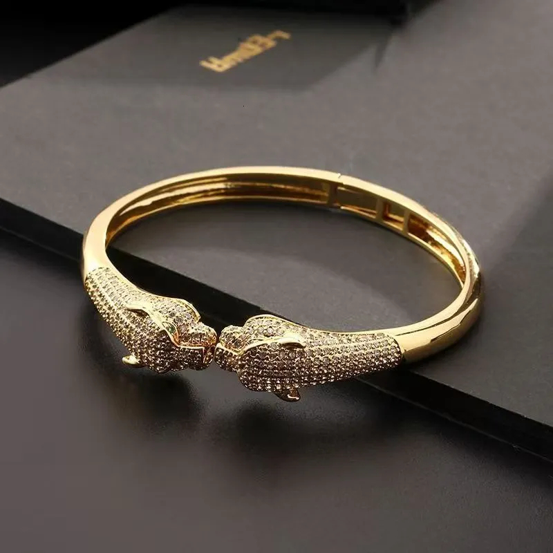 Chic Streetwear Accessory: Rhinestone Embellished Leopard Motif Wristband-image-1109035088