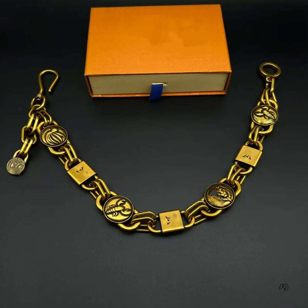 Designer Bagchain Hommes Sac Chaîne Charme V Lettres Designers Porte-clés Conin Styles Portefeuille Top Llavero Voiture Porte-clés Femmes Boucle