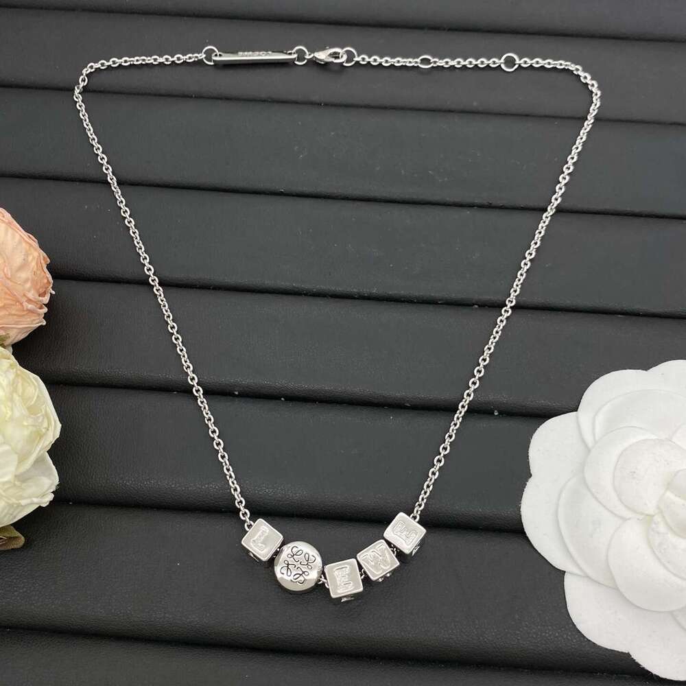 Jewellery designer for Women's European and American Cross Border Light Luxury Exquisite Elegant High End Vintage Versatile Fashion Trend Neckl