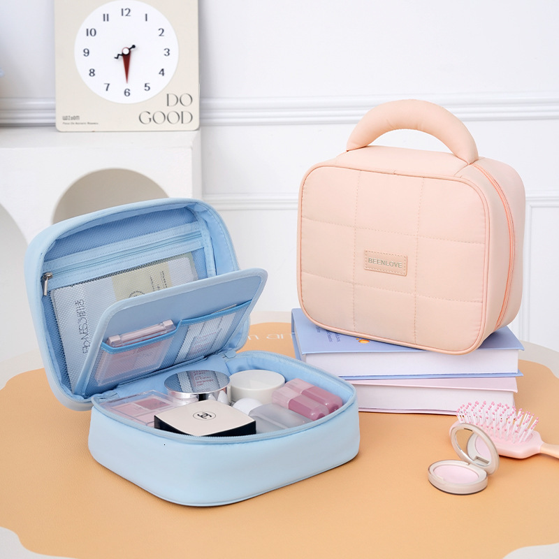 Cloudy Square Storage Large Capacity Toiletry Candy-Colored, Cotton-Filled, Soft, Portable Makeup Bag, Three-Dimensional and Non-Collapsible