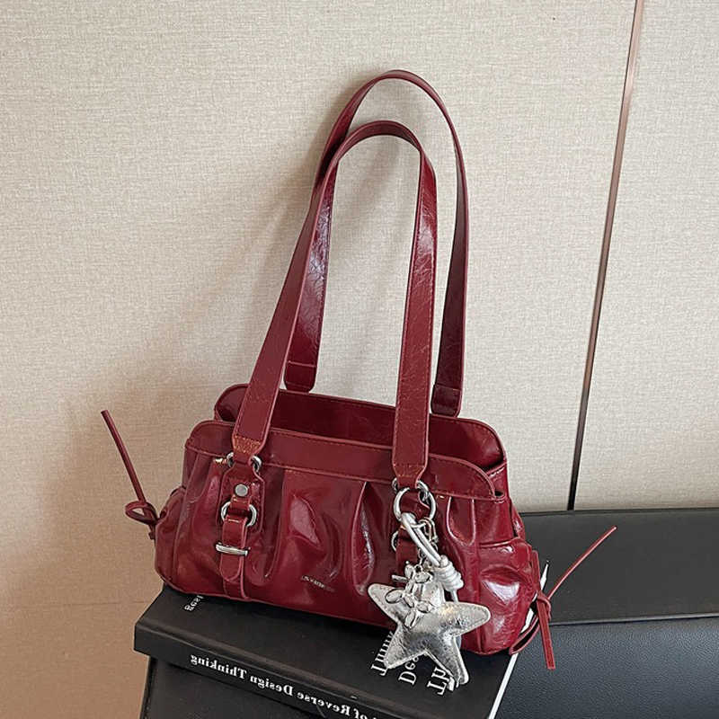 Shoulder One Bag Red Korean Pleated PU Handbags Autumn Winter New Versatile Commute Underarm Bag with Star Pendant H260606