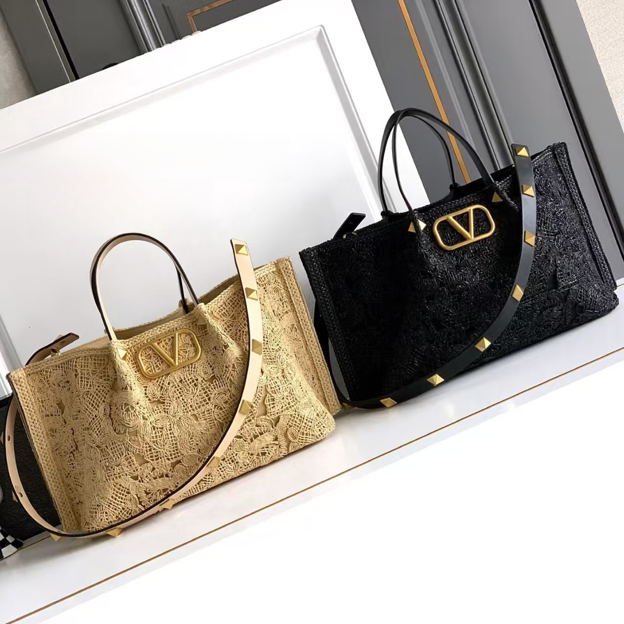Designer luxury Raffia Embroidered Woven Tote Bag 2026 New Model Handheld Shoulder Women's Bag luxury Shopping Bag Light Luxury Fashion Trend