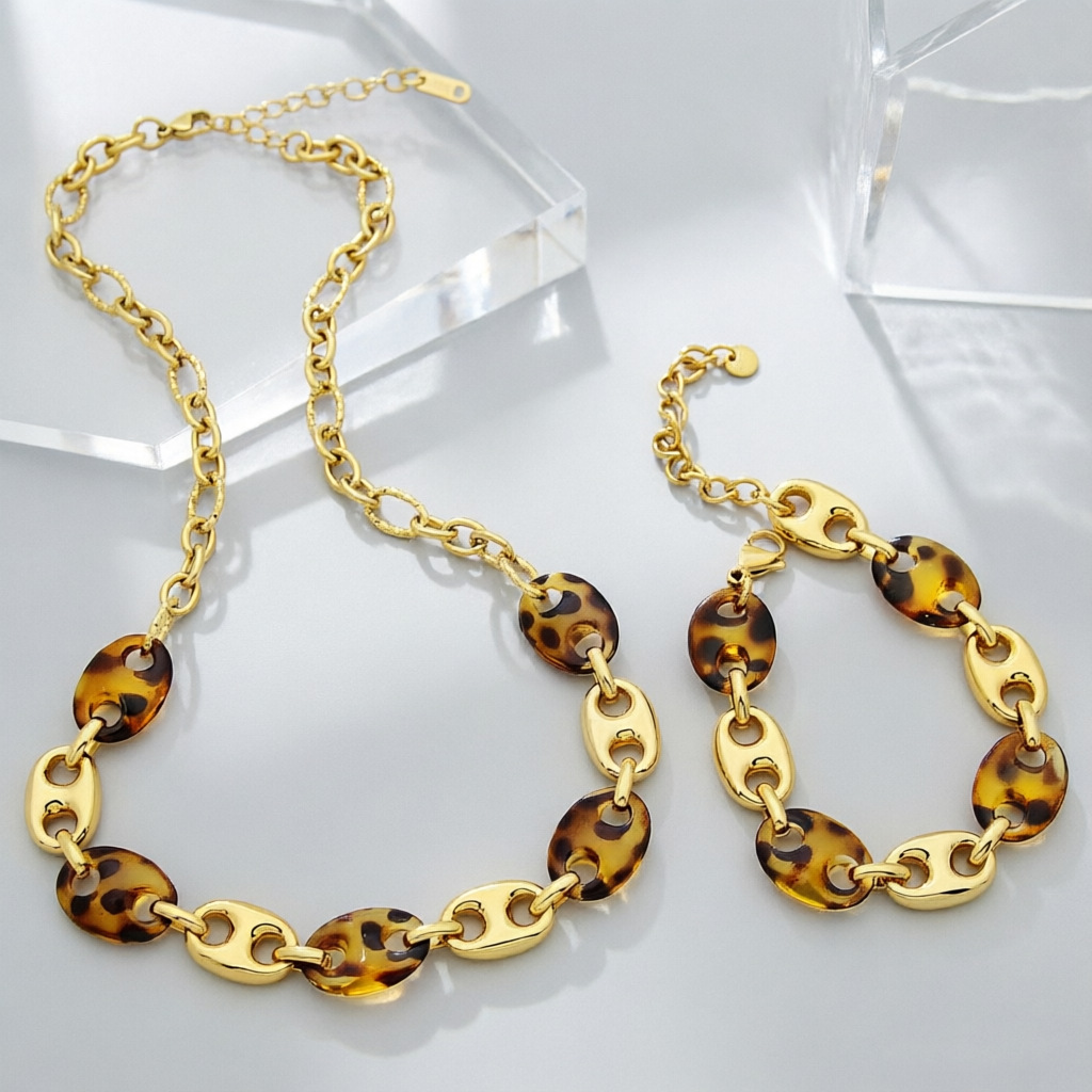 European Vintage Stainless Steel Leopard Print Pig Nose Bracelet Necklace for Men Women Unisex Spliced Oval Clasp Exquisite Light Luxury Unique Jewe