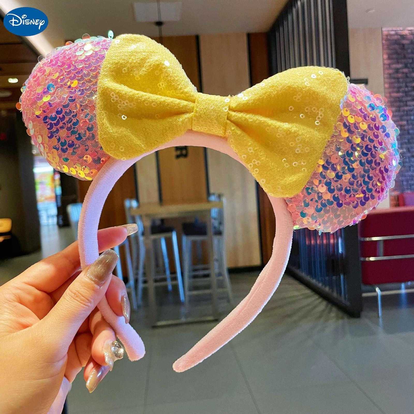Womens high-end luxury headband with a high crown hair accessory for amusement park photos featuring Mickey and Minnie Mouse bows and a veil L260606