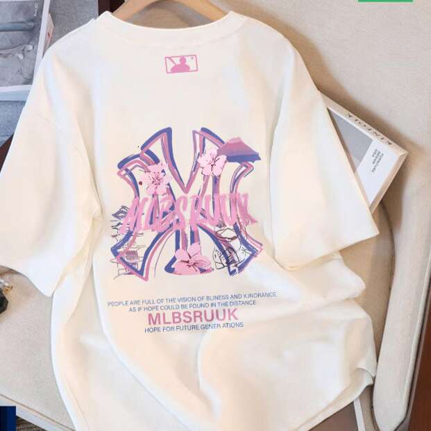 Women's White Short-Sleeve Batwing T-Shirt, 100% Cotton Graphic Animal Print Tee with Applique - Loose-Fit Crew Neck, Anti-Shrink Sport Top for Casu