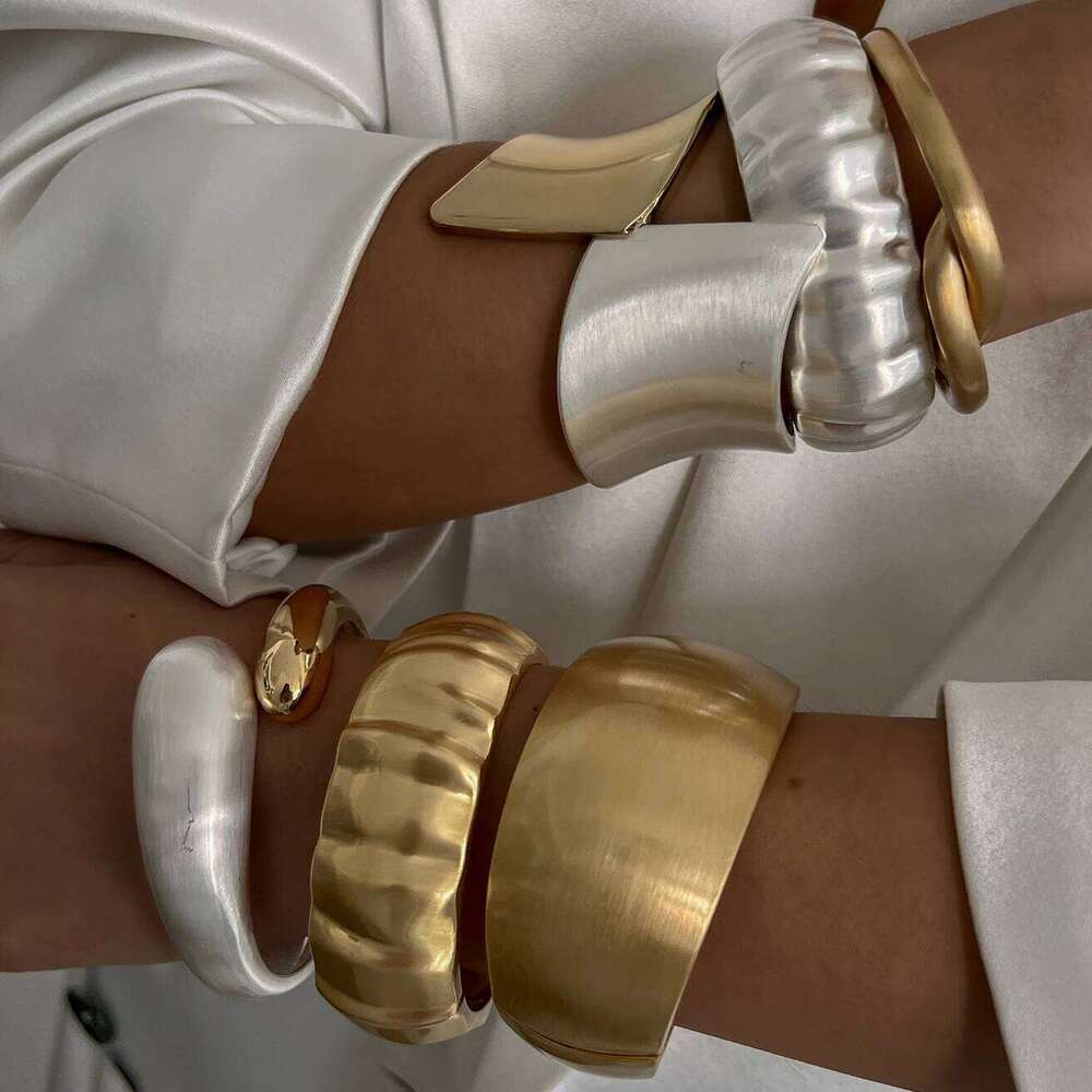 Exaggerated Punk Matte Heavy Metal Chunky Open Bangles for Women Vintage Geometric Spring Bracelets Men Couple Jewelry