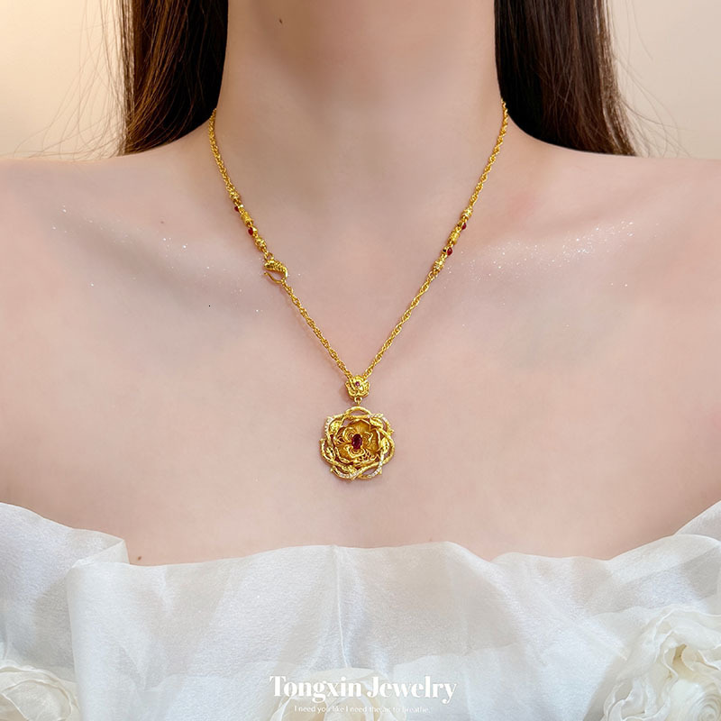 New Chinese-style gold-plated peony necklace with diamonds, luxurious and elegant, vintage hollow flower collarbone chain