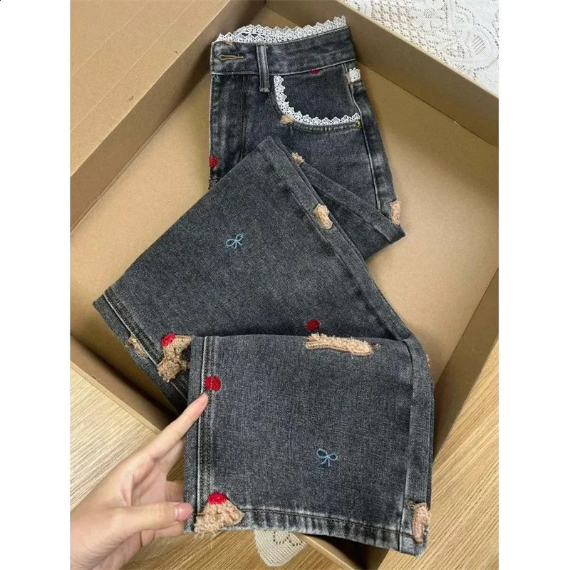 Style Niche n With Lace Edge Patchwork Denim Jeans for Women 2025 Spring Embroidered Straight Leg Pants For Dogs 260602 9e