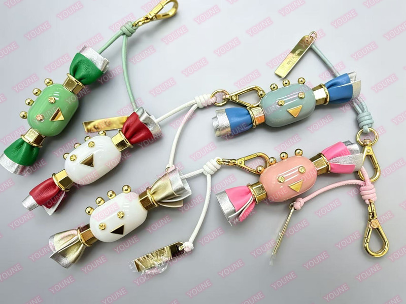 Porte-clés en plexiglas et cuir style robot, joli breloque de sac en résine avec nœud en cuir, pendentif porte-clés plaqué or pour femme, décorat