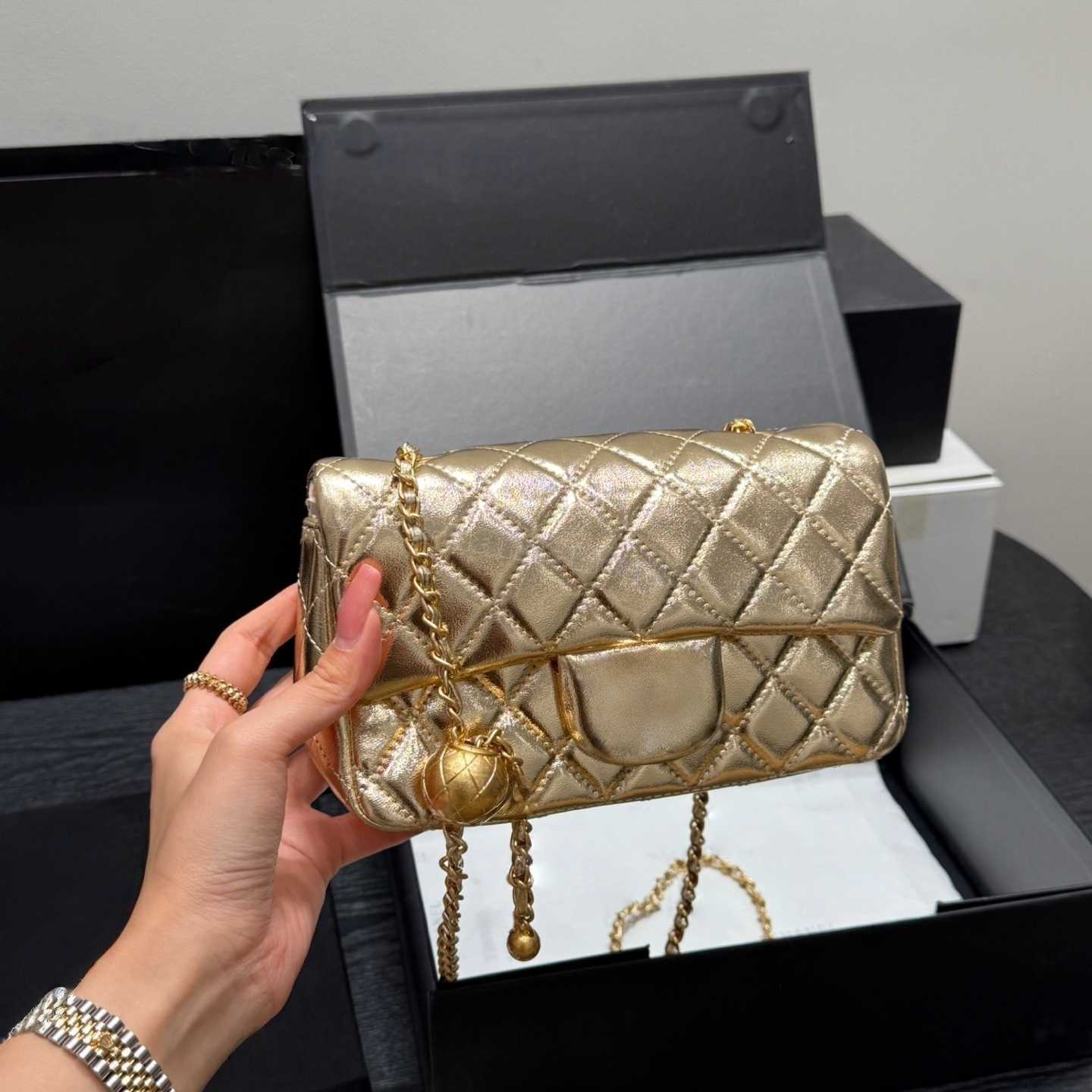 Cross Body Classic Quilted Leather Top Handle Bag Elegant Diamond Stitched Satchel with Chain Strap Versatile Crossbody Purse for Daily u0026 Party