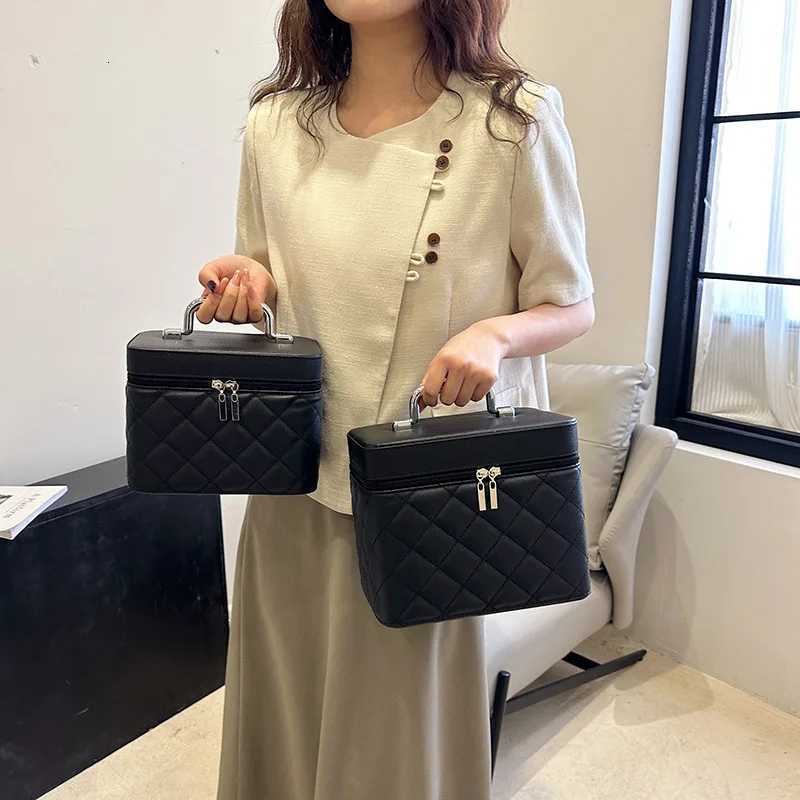 Designer Waterproof Quality Womens PU High Leather Cosmetic Bag Portable Cosmetic Case Large Capacity Make Up Travel Suitcase Organizer J260608