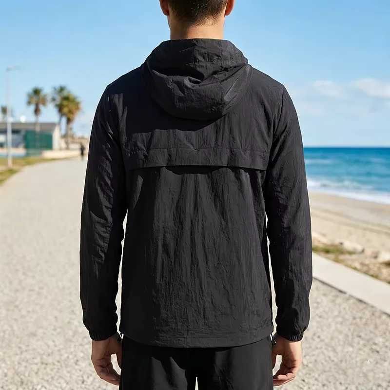 Mens Hooded Jackets Outdoor Sun Protection 3M Reflective Windbreaker Front Reflective Strip Zipper Pocket Thin Cycling Jacket J260608
