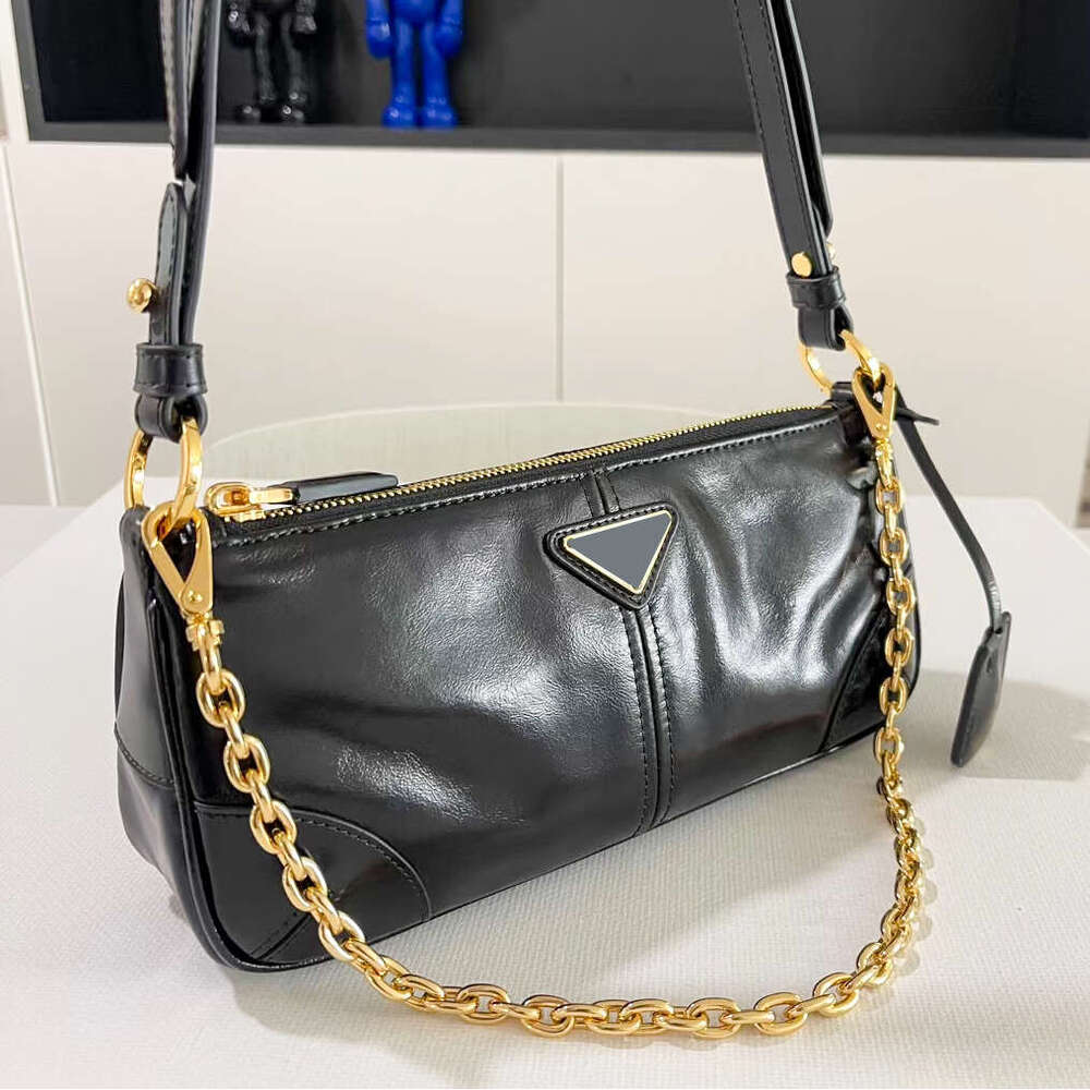 Luxury Designer Shoulder Bags Gold Chain Hobo Underarm Bag Womens Fashion Black Purse And Handbag 10A quality Shiny Brushed cowhide Leather Clutch C