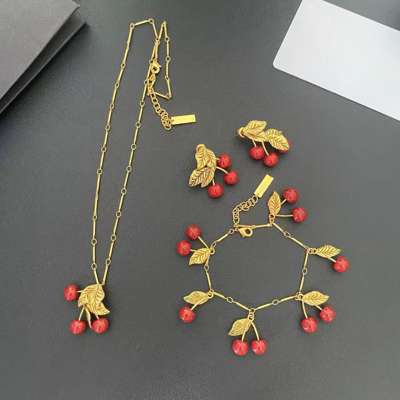 Luxury brand red cherry pendant necklace designer jewelry retro vintage leaf leaves necklaces earrings earings ear rings keychain key chains keychai