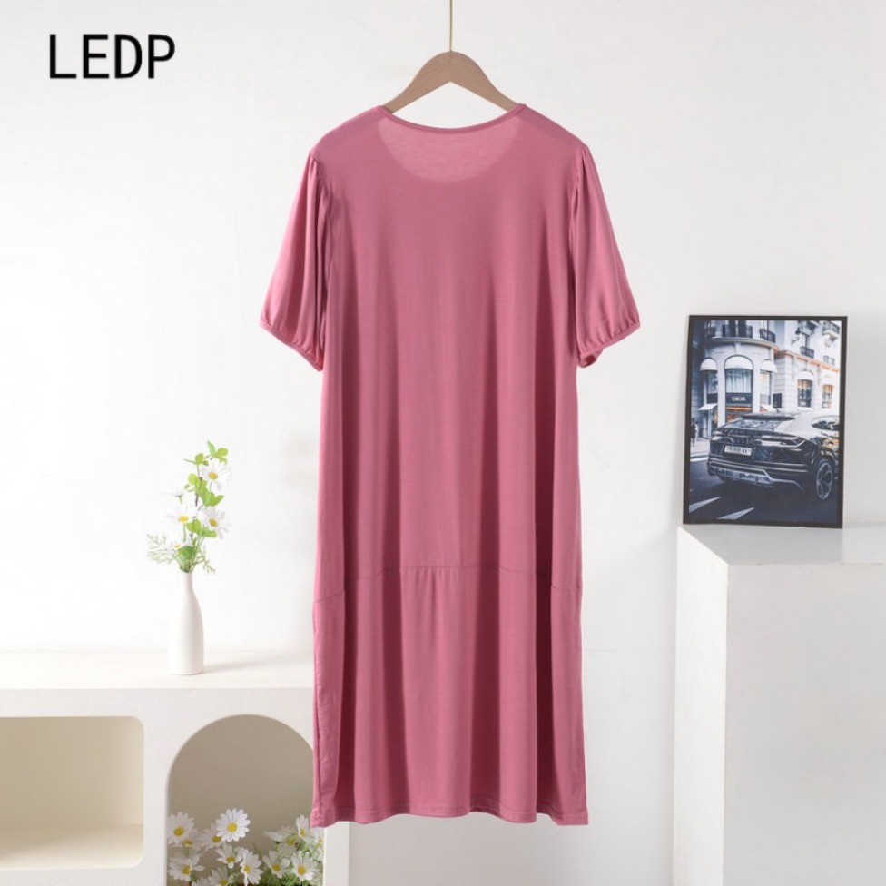 125876 Liangzhu Jade Cong motif chemise en soie glacée grande femme carbone-14 rencontres respirant Liangzhu Forest série manches courtes