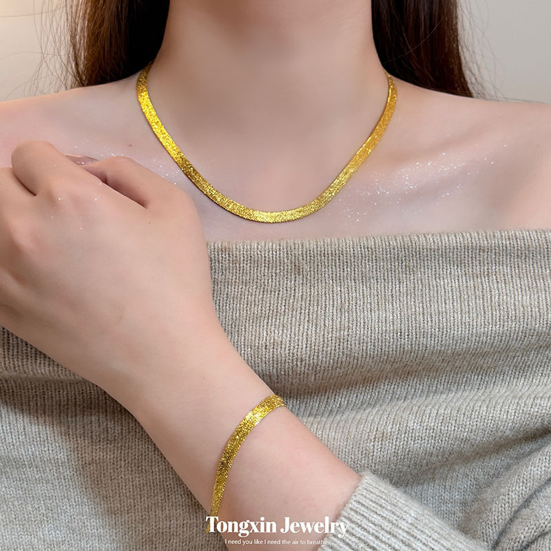 The same style as in the jewelry store: shiny wide flat snake bone necklace, suitable for layering, offering a high-end feel, niche light luxury imi