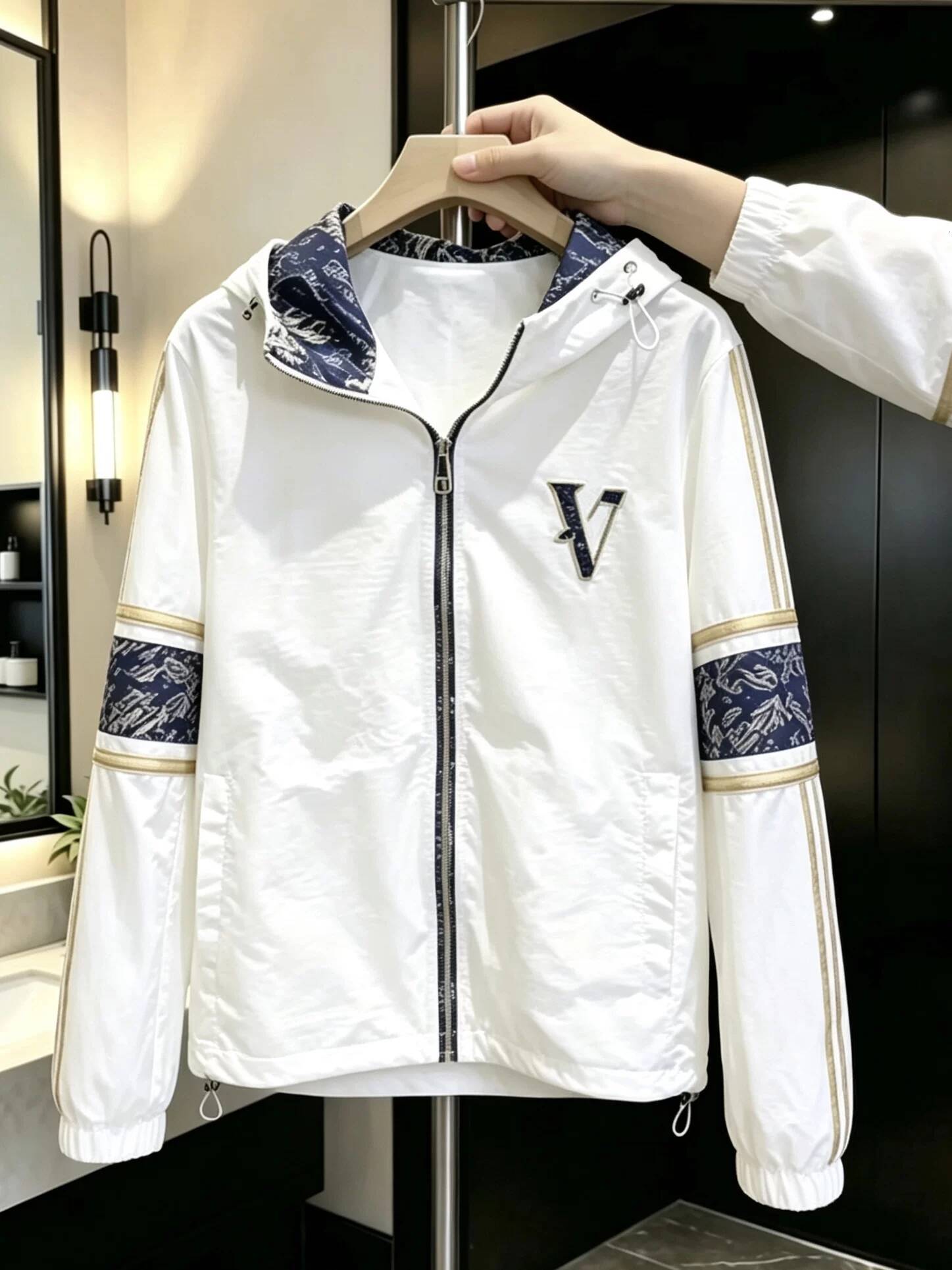 Designer jacket Summer new men's cool hooded sun protection jacket, versatile, fashionable, lightweight, light luxury, trendy, slim-fit, stylis