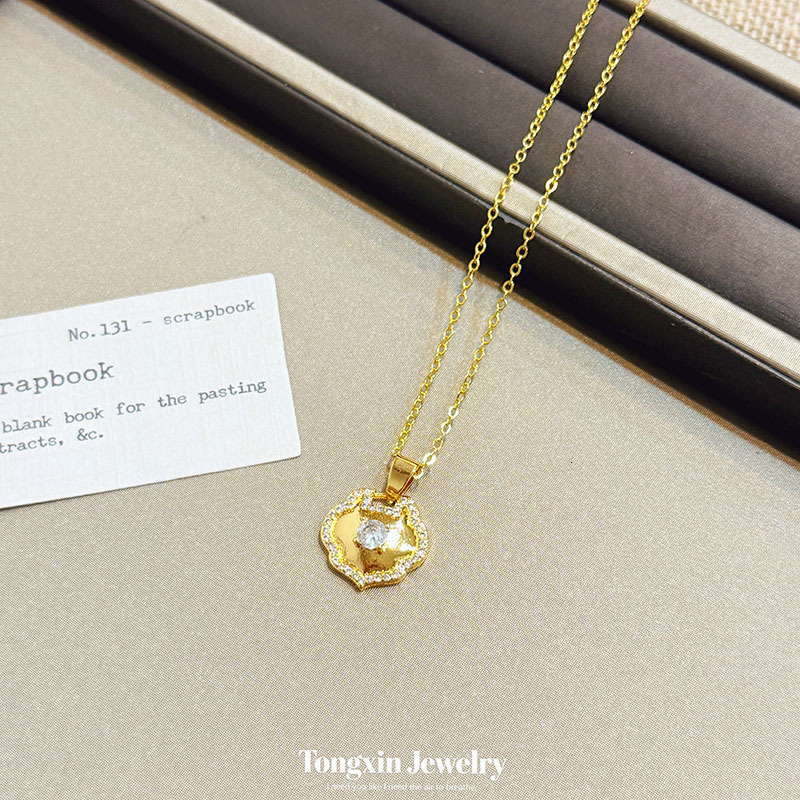 New Chinese-style gold-plated diamond-embellished Ruyi lock necklace, light luxury and simple design, exquisite clavicle chain women that does not f