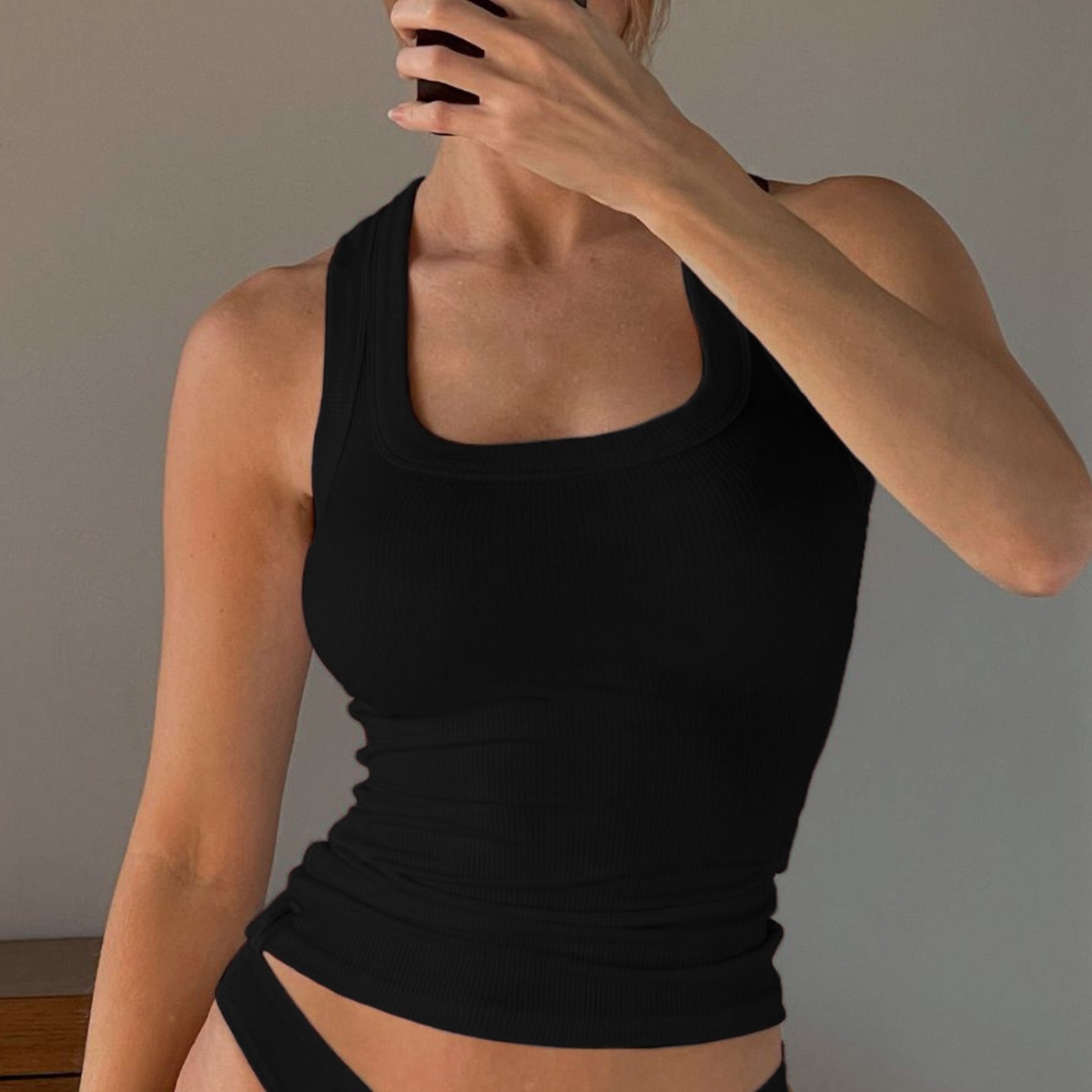 Luxury Designer Womens T Shirts Summer Women Tops Tees Crop Top Embroidery Sexy Off Shoulder Black Tank Top Casual Sleeveless