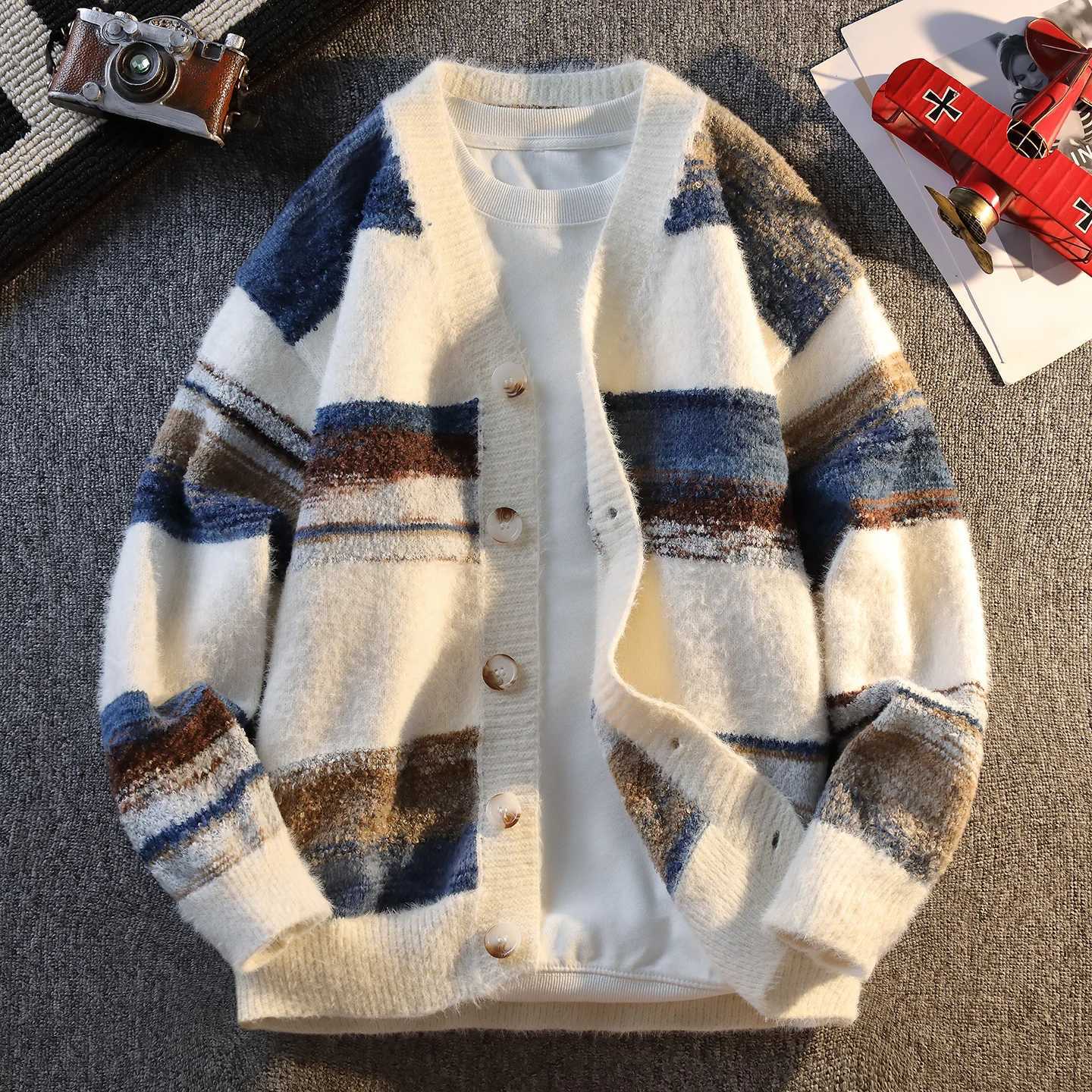 Mens 2025 Winter Thick Cardigan Sweater Zipper Striped Hooded Fashion Warm Slim fit Knitted Sweater Male Fleece Coats men M-4XL X260609
