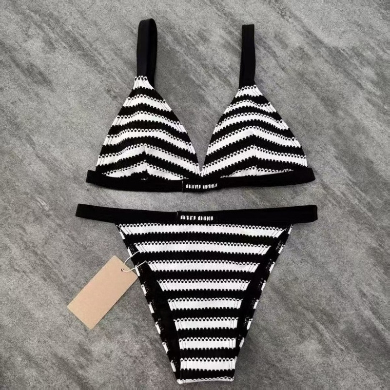 Designer Bikini Maillots de bain Femmes Maillots de bain Maillot de bain d'été Noir Blanc Stripe Luxe MM Marque Check Pattern Set Mode Vêtements