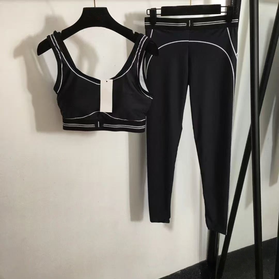 Yoga Set Summer Women's Yoga Outfit short New Product Casual Short Sports Tank Top Jacket Shaping Luxury Women Vest And Shorts Drawstring Short