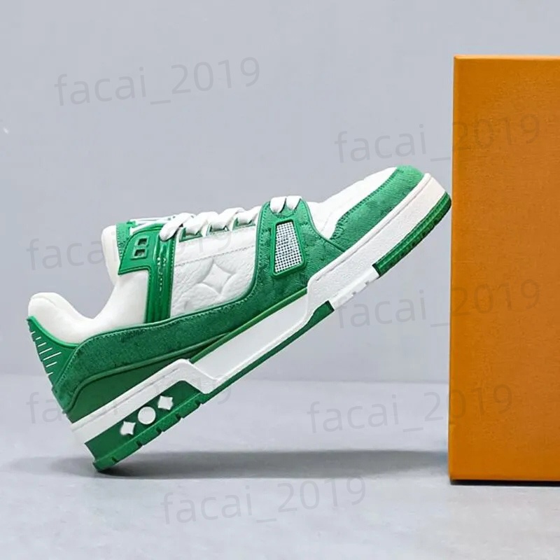 2026 New Designer Sport Shoes Logo Embossed Trainer Sneaker white black sky blue green denim pink red luxurys mens casual sneakers low platform wome